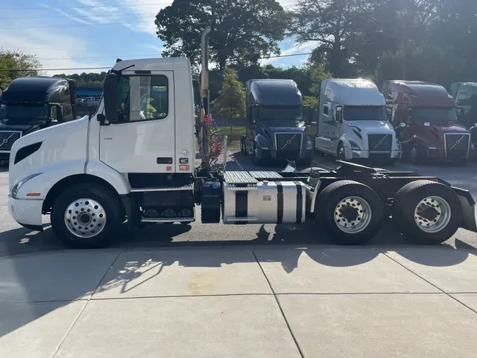 2020 Volvo VNR64T300