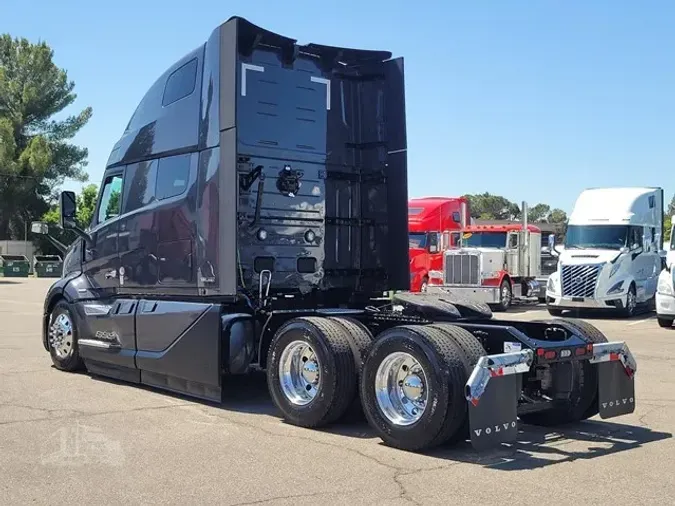 2026 VOLVO VNL64T860
