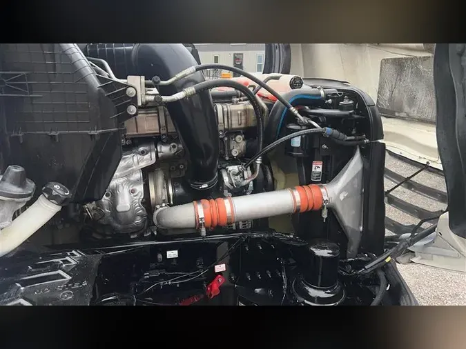 2019 FREIGHTLINER CA126