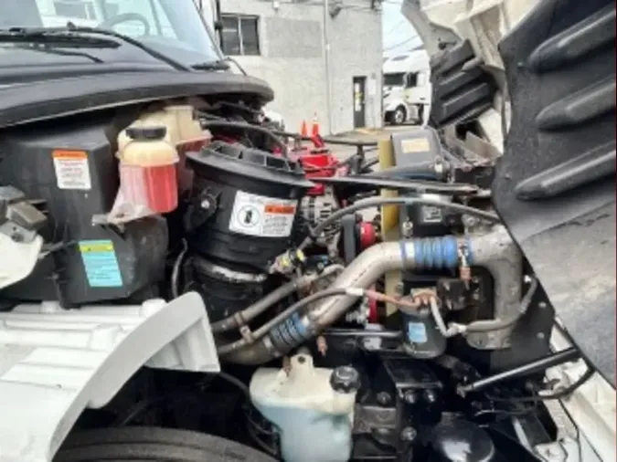 2018 FREIGHTLINER/MERCEDES M2 106