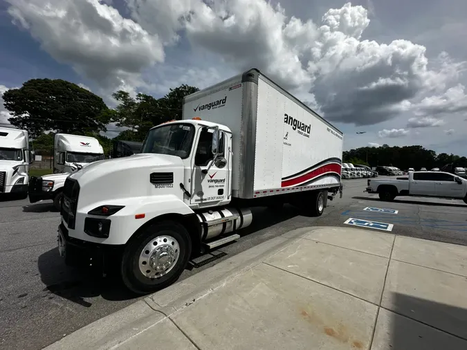 2021 Mack MD6