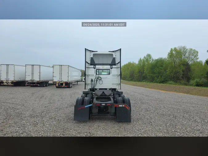 2018 Volvo VNL300