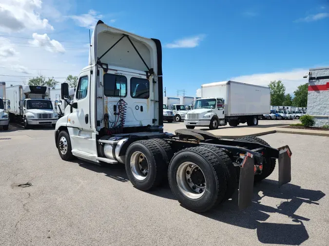 2018 FREIGHTLINER/MERCEDES CASCADIA 125