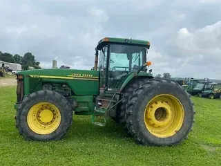 2001 John Deere 8210