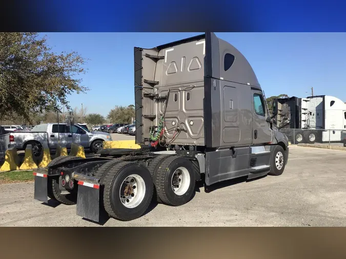 2021 Freightliner Cascadia