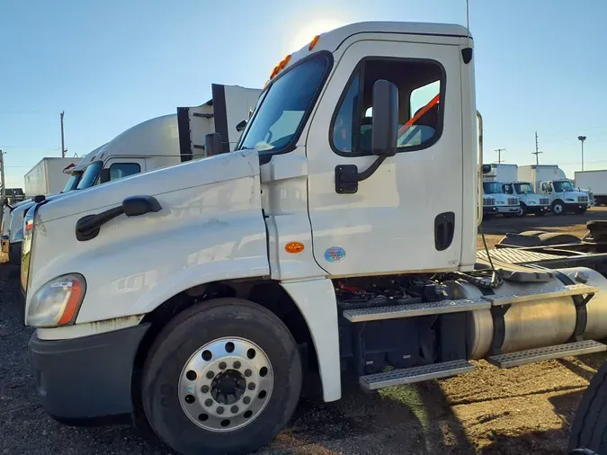 2015 FREIGHTLINER/MERCEDES CASCADIA 1253420f8b57abe44bbf4b8e25718edf24d