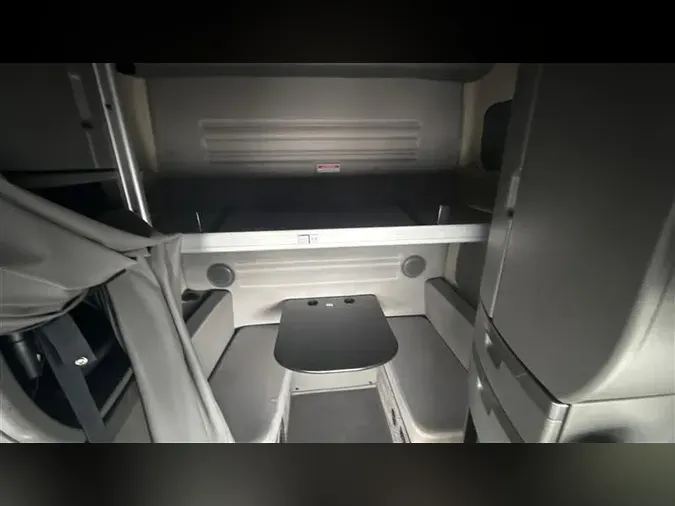 2020 VOLVO VNL860