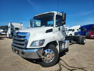 2017 HINO 338