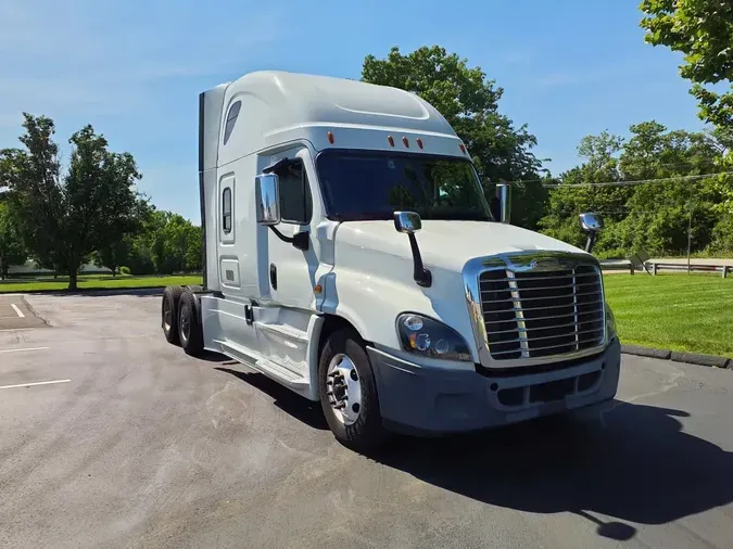 2020 FREIGHTLINER/MERCEDES CASCADIA 125