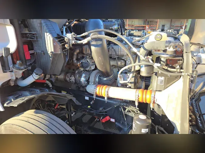 2024 Freightliner Cascadia 126