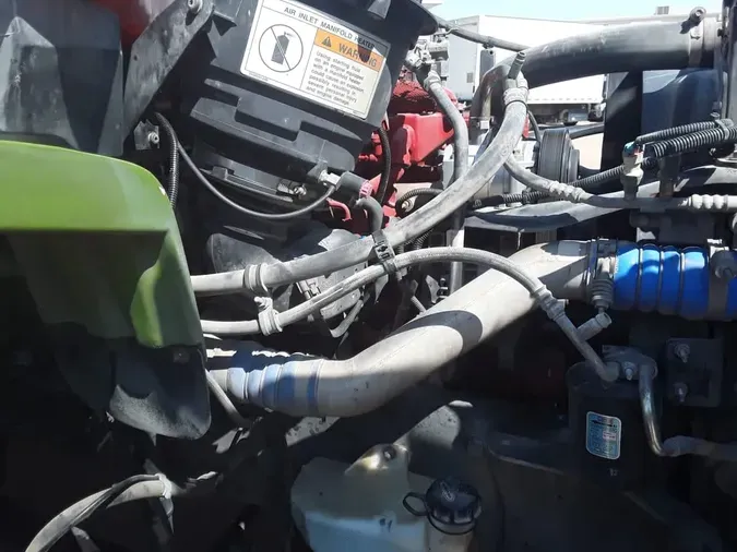 2014 FREIGHTLINER M2 106