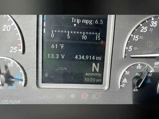 2021 Freightliner Cascadia 126