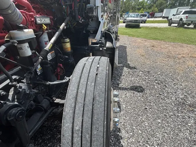 2023 Kenworth W990