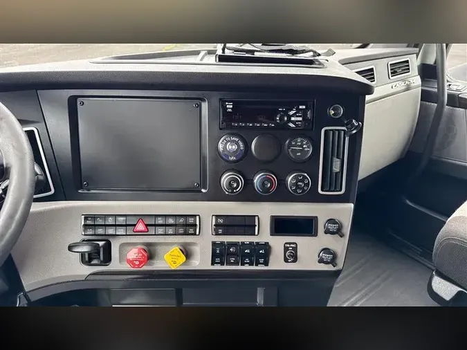 2020 FREIGHTLINER CA126