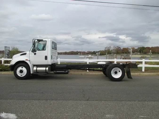 2002 INTERNATIONAL 4300
