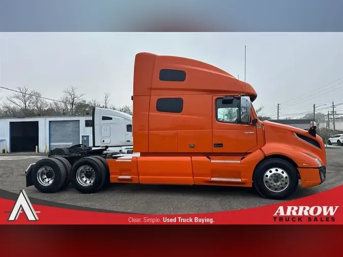 2020 VOLVO VNL760