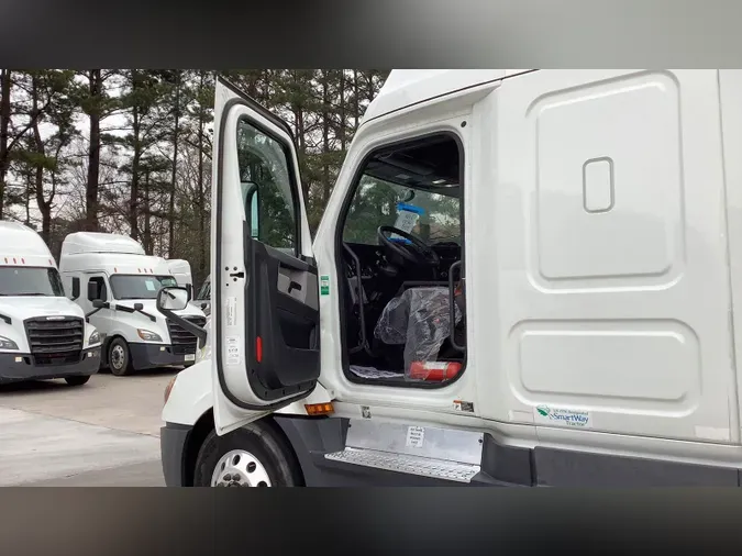 2020 Freightliner Cascadia