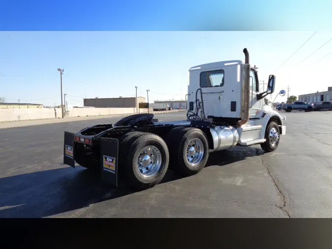 2020 Peterbilt 567