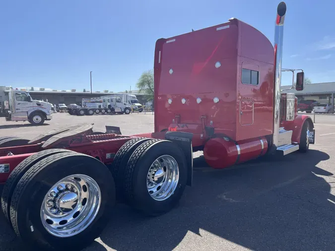 2022 Peterbilt 389