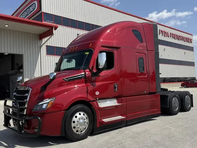 2026 Freightliner CASCADIA 126