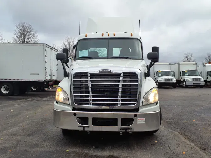 2019 FREIGHTLINER/MERCEDES CASCADIA 125