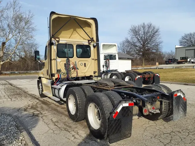 2019 FREIGHTLINER/MERCEDES CASCADIA 125