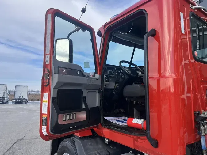 2019 MACK AN64T