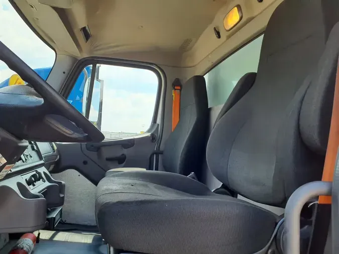 2021 FREIGHTLINER M2 106
