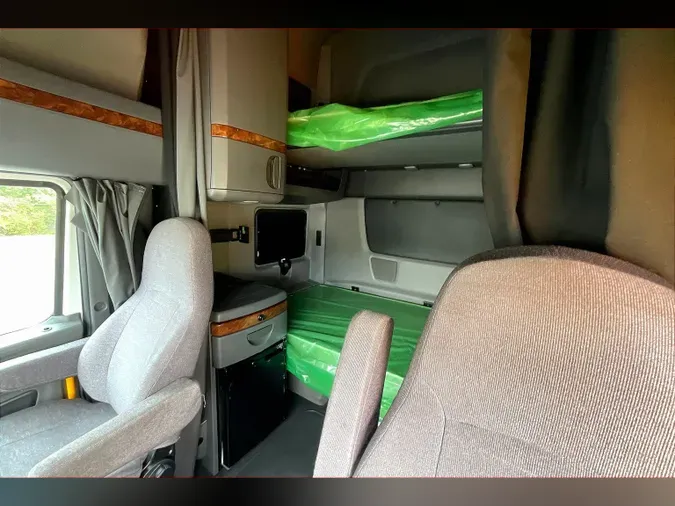 2021 INT LT625 6x4