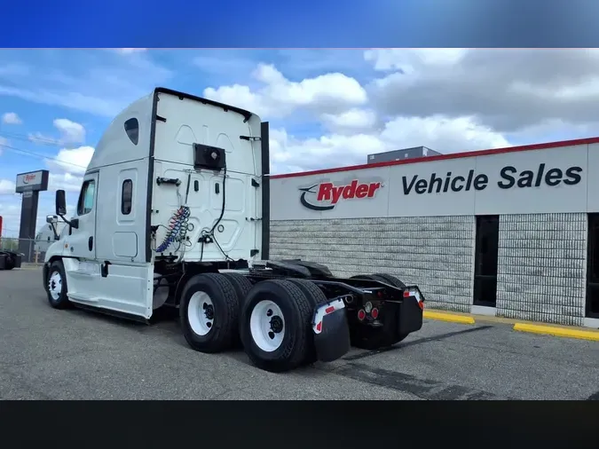 2020 FREIGHTLINER/MERCEDES CASCADIA 125