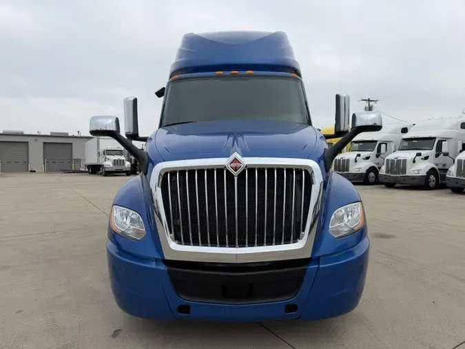 2022 International LT625