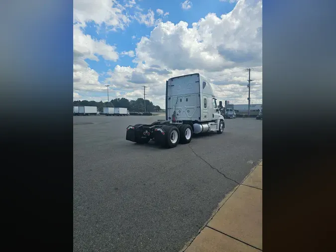 2020 FREIGHTLINER/MERCEDES CASCADIA 125