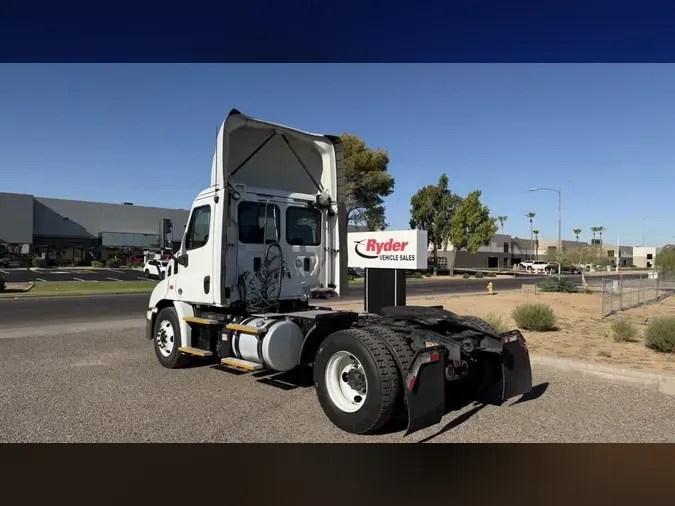 2017 FREIGHTLINER/MERCEDES CASCADIA 113