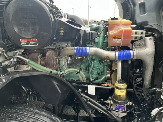 2022 VOLVO VNL64T740345899eb5e05ada0d12ed615be5c296d