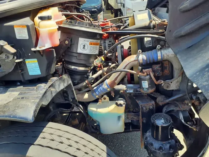 2017 FREIGHTLINER M2 106