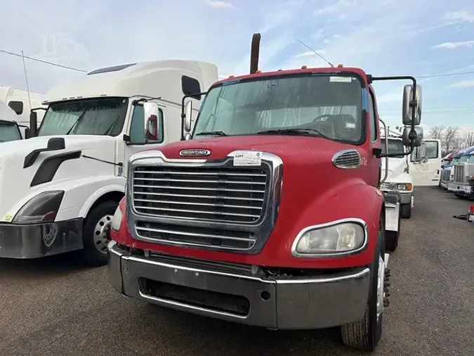 2009 FREIGHTLINER BUSINESS CLASS M2 112