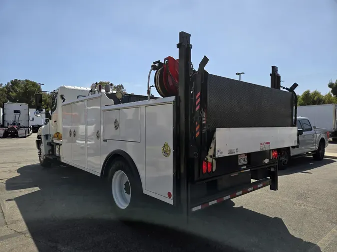 2011 Hino 268A