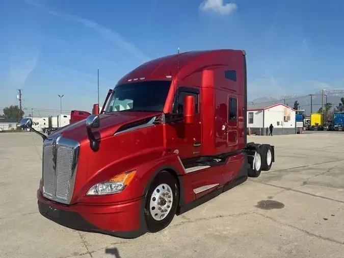 2023 Kenworth T680