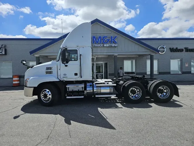 2020 MACK AN64T