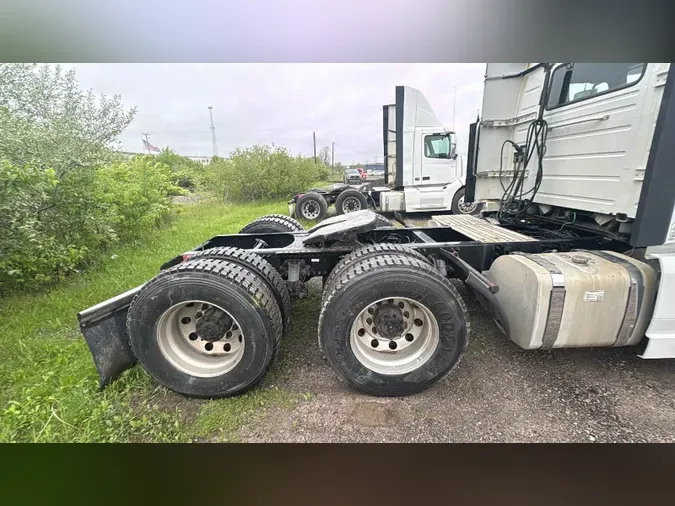 2019 Volvo VNL300