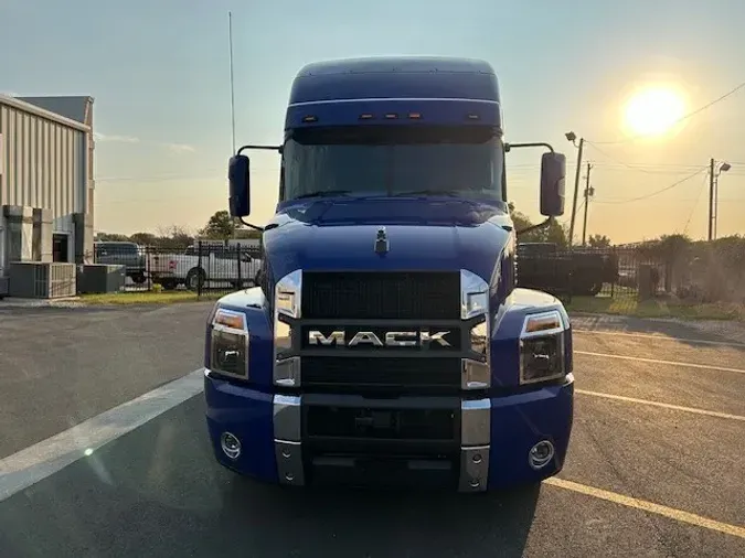 2025 MACK AN64T70