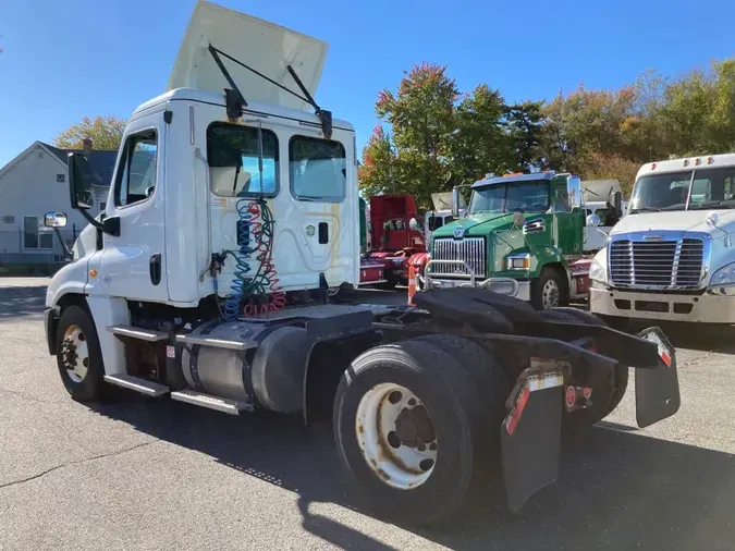 2016 FREIGHTLINER/MERCEDES CASCADIA 125