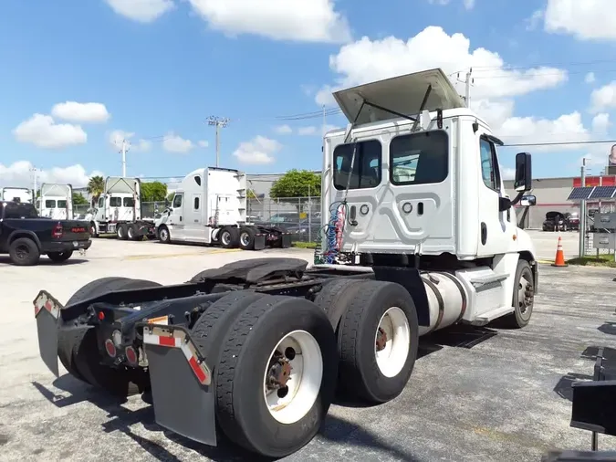 2019 FREIGHTLINER CASCADIA 125
