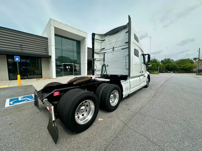 2024 Volvo VNL64T760