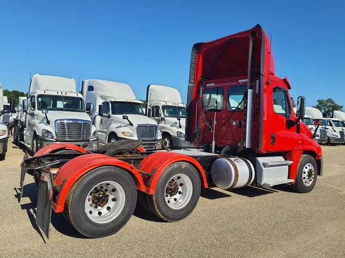 2019 FREIGHTLINER/MERCEDES CASCADIA 125