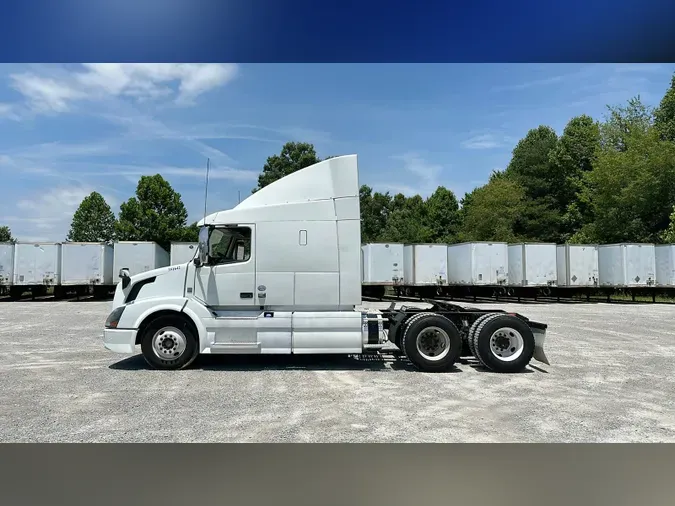 2016 Volvo VNL 740