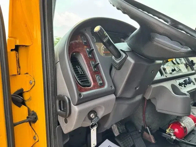 2019 Freightliner Business Class M2 106