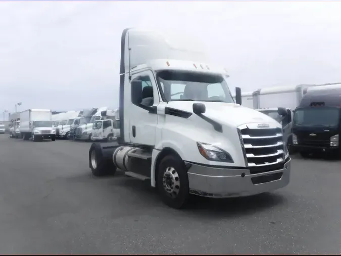 2019 FREIGHTLINER NEW CASCADIA 126
