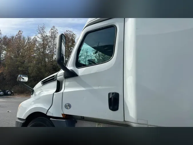 2020 Freightliner Cascadia 1263472e8ff9c9dee70353e351716c252e0