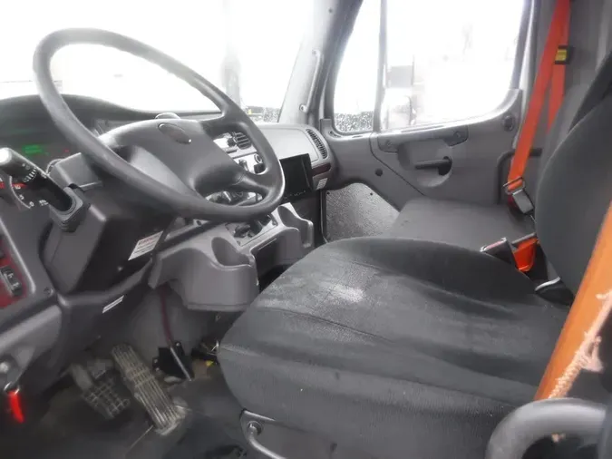 2017 FREIGHTLINER/MERCEDES M2 106
